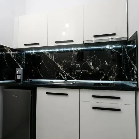 Near To White Tower 40sqm , Gas Heating, Optical Fiber, 2smart Tv, Private Entrance Lejlighed