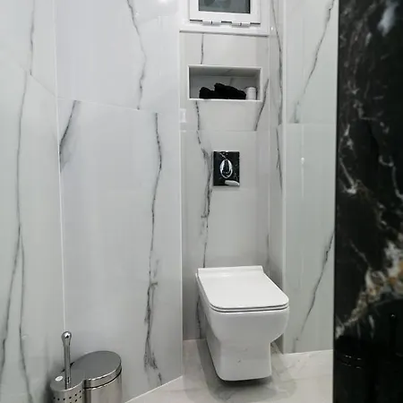 Lejlighed Near To White Tower 40sqm , Gas Heating, Optical Fiber, 2smart Tv, Private Entrance *
