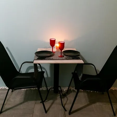 Near To White Tower 40sqm , Gas Heating, Optical Fiber, 2smart Tv, Private Entrance